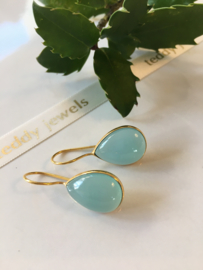 aqua chalcedoon drop oorbellen