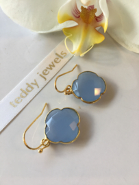 grijsblauwe chalcedoon oorbellen