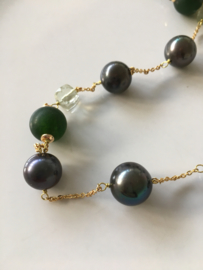 parelketting met frosted green stone en groene amethist