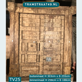 Oude deur / kasteeldeur