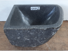 Driehoek waskom toilet uit riviersteen SD133 (26x21cm)