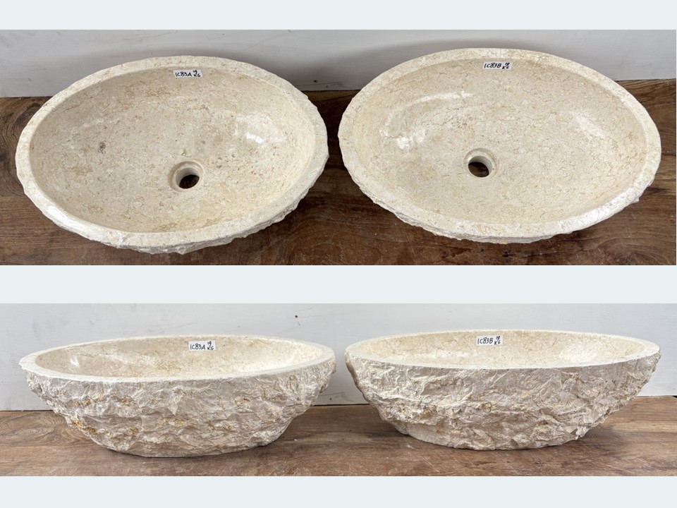 Twee pompbakken uit dezelfde steen beige/wit IC83 (51x36cm)