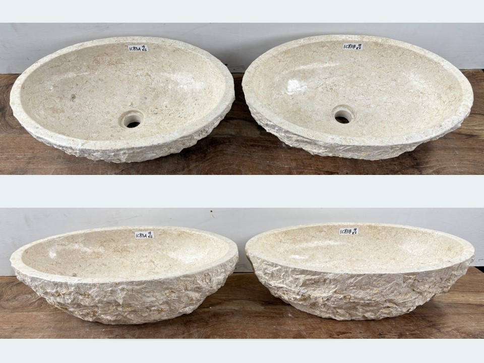 Twee pompbakken uit dezelfde steen beige/wit IC83 (51x36cm)