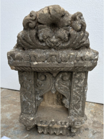 Stenen huisaltaar N146-48