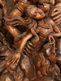 Houtsnijwerk beeld / Balinese beeld