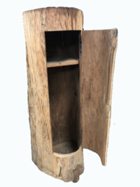 Kast van boomstam (H170x62cm)