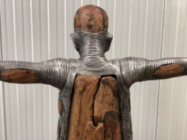 Beeld  van teak / aluminium N7 (177 cm hoog)