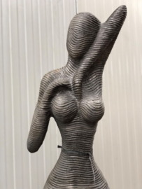 Metalen vrouwen beeld N9 (180 cm)
