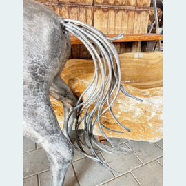 Grote paard van aluminium N20