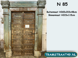 Imposante eeuwenoude deuren N85