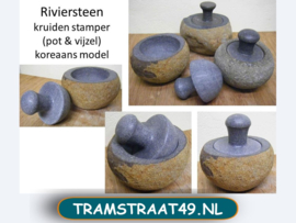 Pot / Vijzel van riviersteen