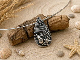 Hanger met schelpjes