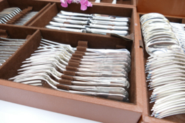Verzilverde bestekcassette - Louis XV - 125-delig/12-persoons - J. Brille, c. 1965