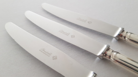 Christofle - A set of 3 Silver Plated Dinner Knives - Spatours collection