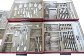 A Mahogany Canteen of Silver Plated Cutlery - 231-pieces/12-pax. - Point Fillet  - Gero, Gerritsen Zeist - 1940's.