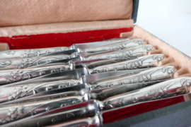 A set of 12 Silver Plated Art Nouveau luncheon knives - c. 1900