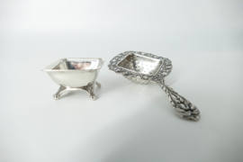 Dutch Silver Tea Strainer & Drip Tray – H. Hooikaas, Schoonhoven 1951 – .833 Silver
