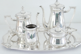 A WMF Late Art Nouveau/Early Art Deco silver plated 5-piece Tea- and Coffee service - Württenbergische Metallwarenfabrik, Geislingen - c. 1920