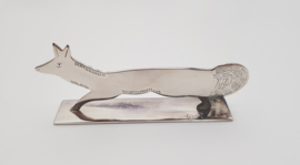 Een set van 12 verzilverde, originele Art Deco messenleggers in de vorm van dieren. Datering c. 1920-1930.