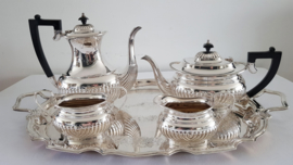 Verzilverde thee- en koffieset in Chippendale stijl - Yeoman of England - 1e helft 20e eeuw
