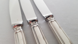 Christofle - A set of 3 Silver Plated Dinner Knives - Chinon collection