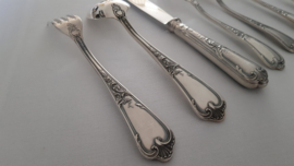 Ercuis - Silver Plated Cutlery Canteen - 12 pax./132-piece - Louis XV motive - France, 20th Century