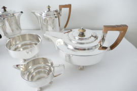 William Hutton & Sons - Verzilverd Art Deco 6-Delig Koffie- en Theeservies - Engeland, 1920-1930