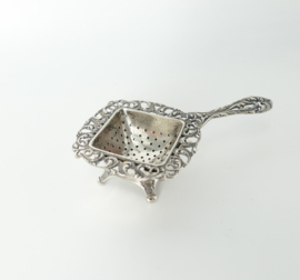 Dutch Silver Tea Strainer & Drip Tray – H. Hooikaas, Schoonhoven 1951 – .833 Silver