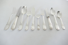 Societé National d'Orfevrerie - Silver Plated Louis XV/Rococo-style Cutlery Canteen - 123-piece/12-pax - France, 1950's