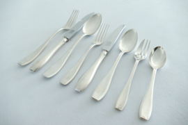 Orfevrerie Otto Wiskemann - Silver-plated Art Deco Cutlery Caneen - 101-piece/12-pax. - Belgium, 1940-1960