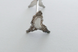 Een set van 12 verzilverde Rococo messenleggers - Orfevrerie Wiskemann, België, 1920-1940