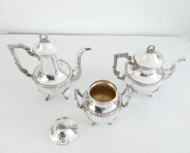 A Louis XVI-style Silver Plated Tea- and Coffee service - Roux Marquiand - France, c. 1919