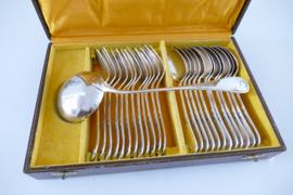 Orfevrerie Ercuis - Silver Plated Art Nouveau Cutlery Canteen - 25-piece/12-pax. - France, c. 1900