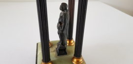 Antiek Paviljoen met standbeeld in zwart Leisteen, verguld messing en spelter - 1875-1900