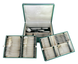 Societé National d'Orfevrerie - Silver Plated Louis XV/Rococo-style Cutlery Canteen - 123-piece/12-pax - France, 1950's