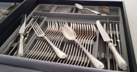 Wiskemann, Brussels - Silver Plated Cutlery Canteen - N.17 "Louis XVI" - 117-piece/12-pax. - Belgium, 1930-1960