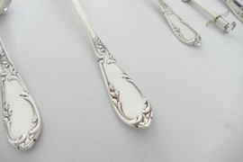 Maison Tilquin - Verzilverd Louis XV bestekset - 91-delig/12-persoons - België, c. 1950