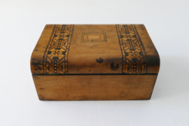 Art Deco inlaid box in walnut