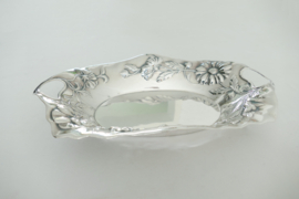Verzilverde Art Nouveau dienschaal - Wiskemann, Brussel - c. 1910