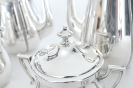 A WMF Late Art Nouveau/Early Art Deco silver plated 5-piece Tea- and Coffee service - Württenbergische Metallwarenfabrik, Geislingen - c. 1920