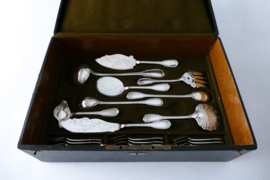 Saglier Frères - Antique Silver Plated Empire Cutlery Canteen - 142-piece/12-pax - France- 1890-1920