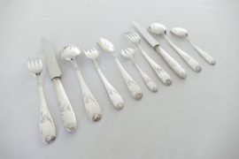 Societé National d'Orfevrerie - Silver Plated Louis XV/Rococo-style Cutlery Canteen - 123-piece/12-pax - France, 1950's