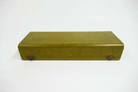 Een set van 12 Louis XV messenleggers in originele cassette - Orfevrerie Wiskemann, België omstreeks 1925