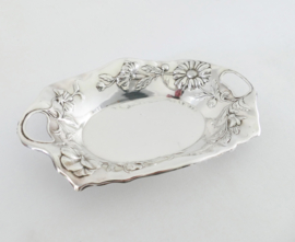Silver Plated Art Nouveau serving basket - Wiskemann, Brussels, c. 1910