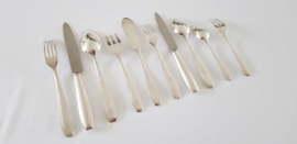 A Silver Plated Art Deco Cutlery Canteen of Mahogeny veneer - 12-pax./122-pieces - Dèlheid Frères, Belgium c. 1938