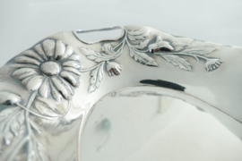 Verzilverde Art Nouveau dienschaal - Wiskemann, Brussel - c. 1910