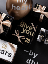Sluitsticker cijfers voor cadeau en traktatie - 24 stuks