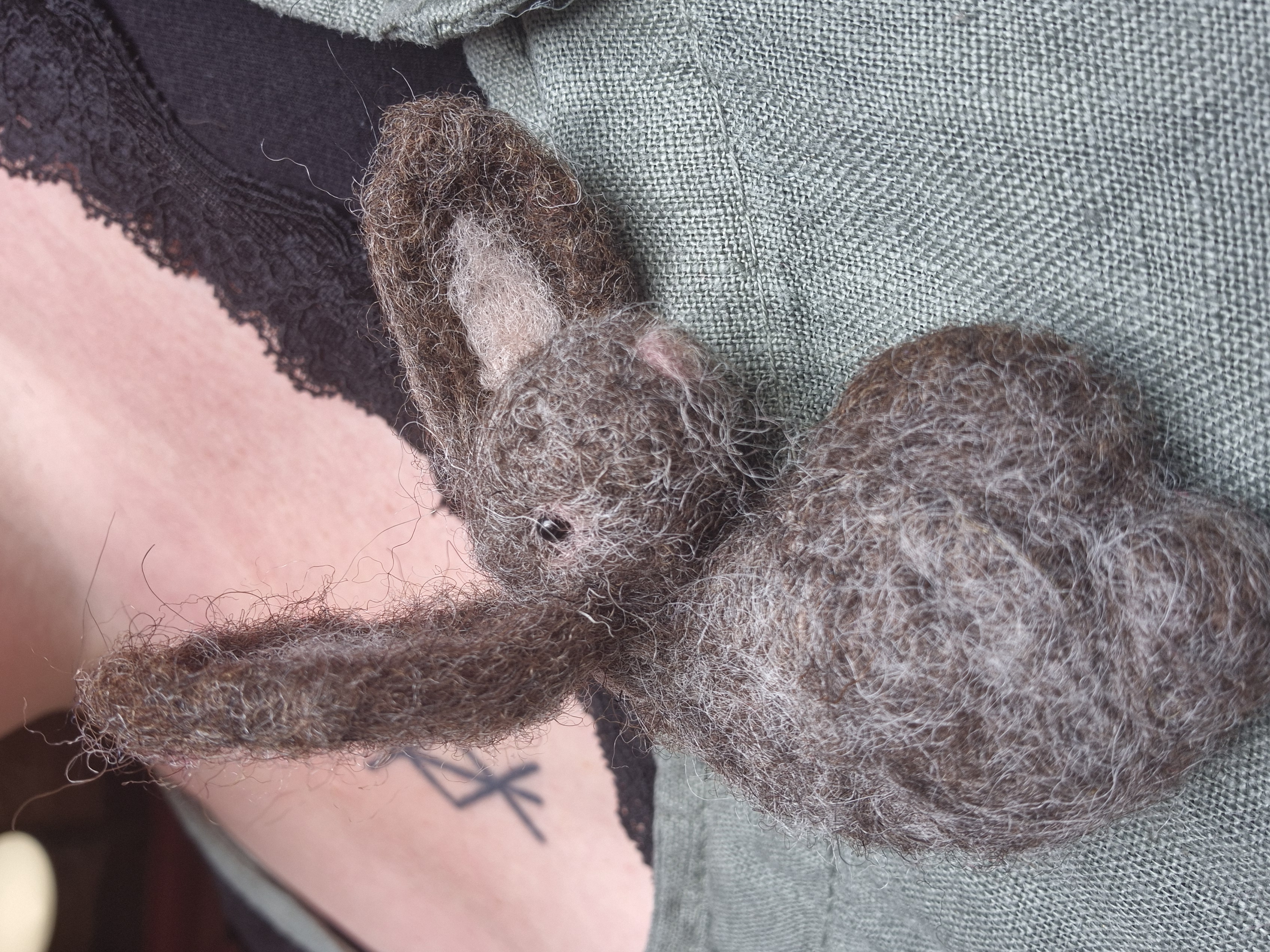 Broche konijn