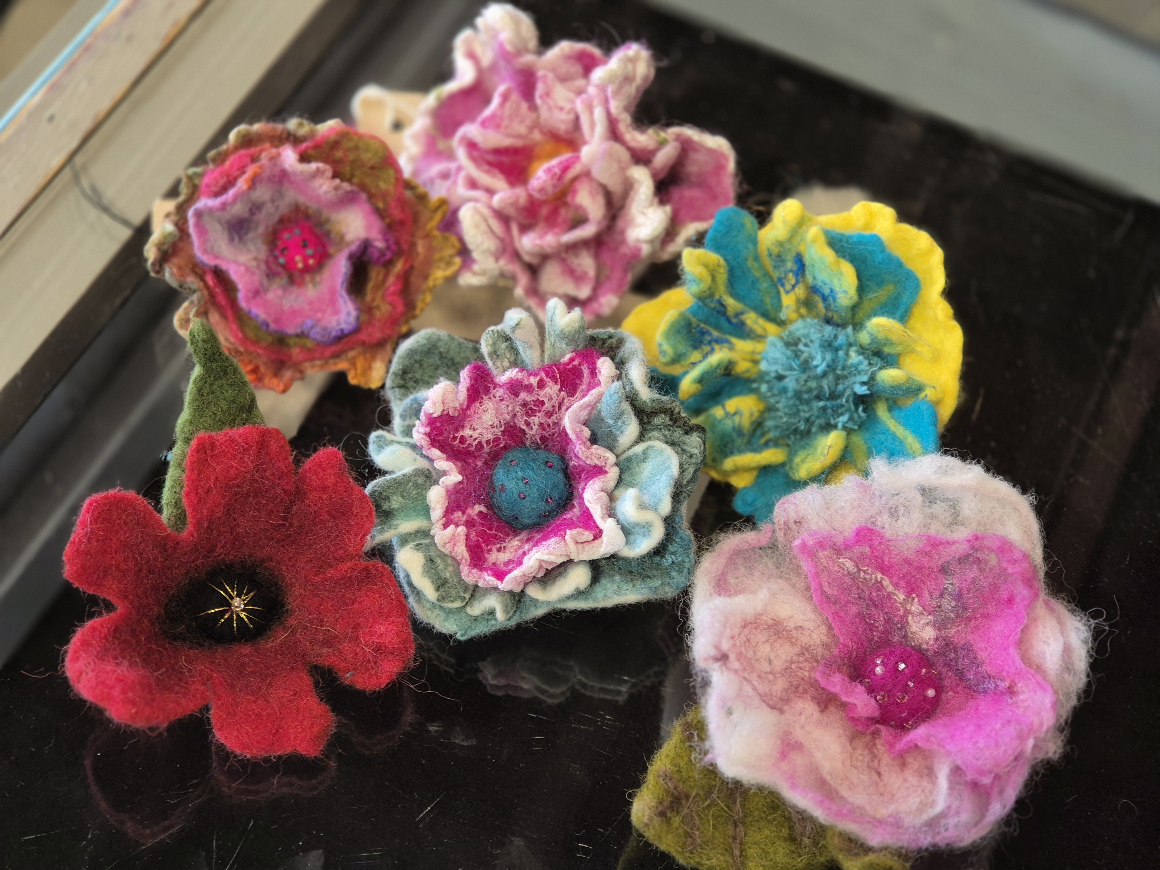 Vrijdag 26 september Bloemenbroche maken dmv natvilten