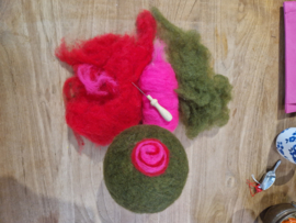 Woensdag 10 december - Kerstbal maken dmv naaldvilten
